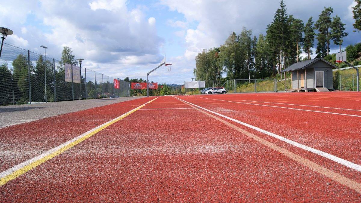 Nesøya idrettspark friidrettsdekke